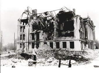The heavily destroyed KWI for Chemistry in 1944. The heavily destroyed KWI for Chemistry in 1944.