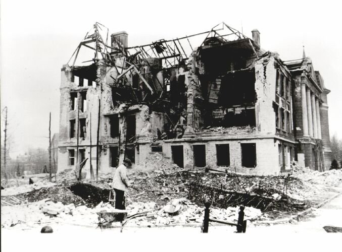 The heavily destroyed KWI for Chemistry in 1944.