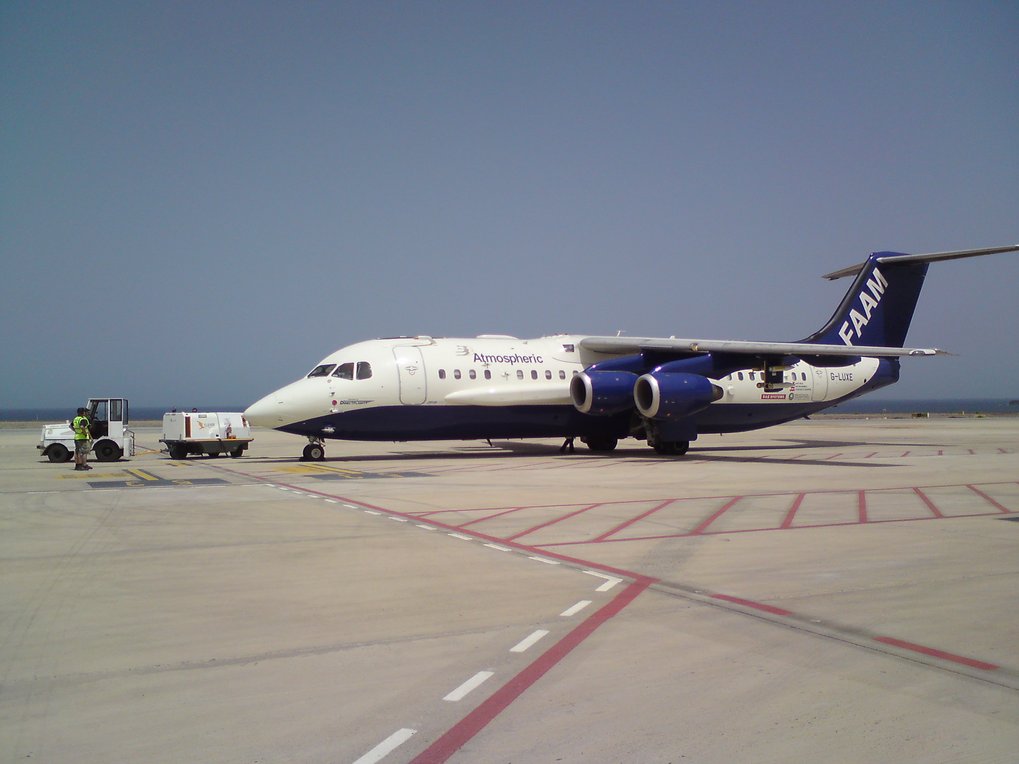 The Britisch research aircraft BAe146 on the runway at Fuerteventura. Picture: J. Schneider, MPIC. The Britisch research aircraft BAe146 on the runway at Fuerteventura. Picture: J. Schneider, MPIC.