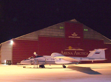Das Forschungsflugzeug M55 Geophysika auf dem Flugplatz von Kiruna in Nordschweden. Mit dem ehemaligen russischen Höhenaufklärer gelangen im Dezember 2011 die ersten Probenahmen aus polaren Stratosphärenwolken.