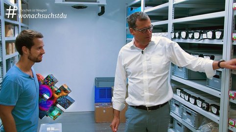 <p>MPIC-Direktor Gerhard H. Haug im Interview mit YouTuber Mirko Drotschmann. Deutsch, 3 min, 2018.</p>