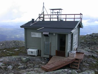 The measurement station on the Areskutan. Picture: J. Schneider, MPIC. The measurement station on the Areskutan. Picture: J. Schneider, MPIC.