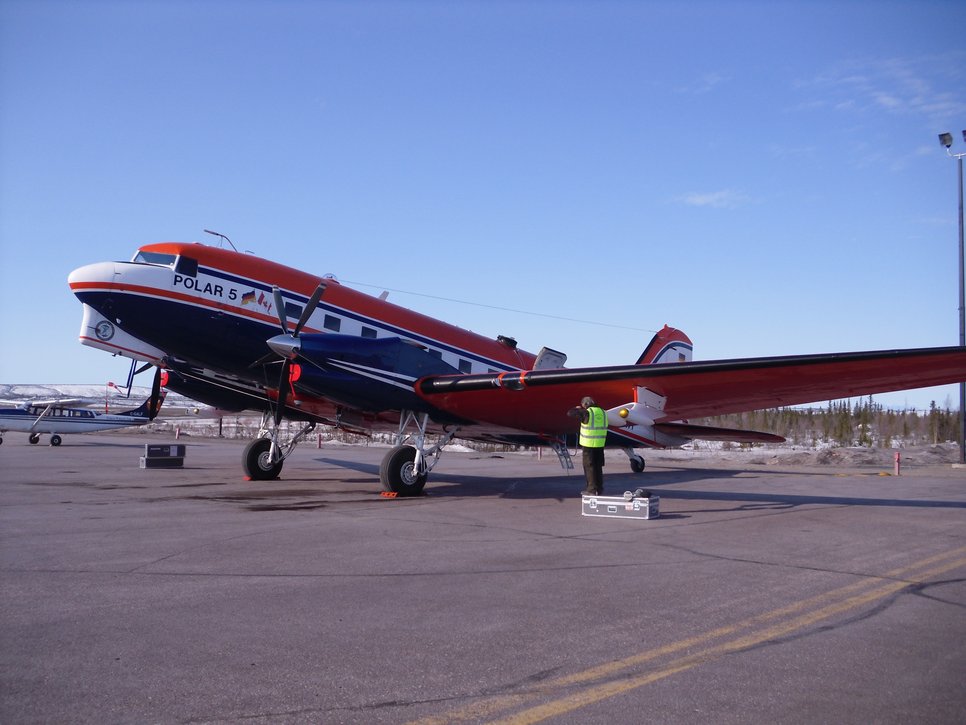 The research aircraft Polar 5 of AWI at Inuvik airport. Picture: J. Schneider, MPIC.
