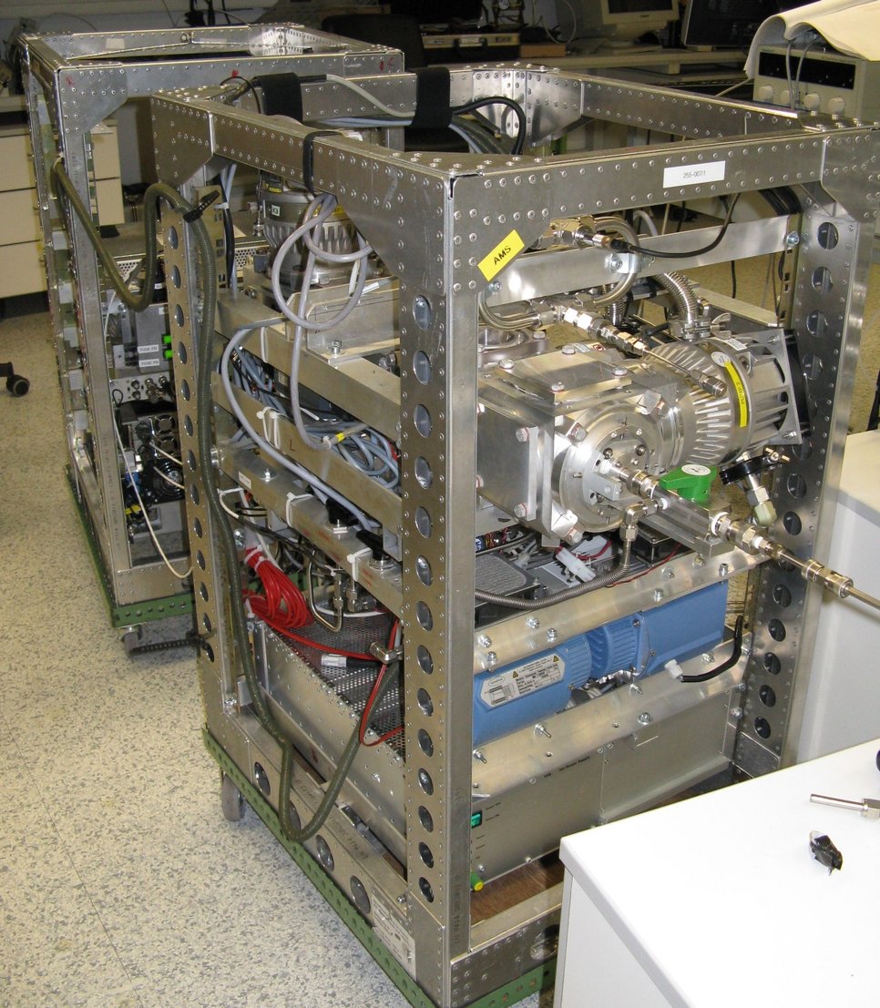First version of the C-ToF in two aircraft racks (2008). Picture: J. Schneider, MPIC.