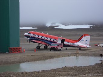 Research aircraft Polar 6 at Resolute Bay. Picture: J. Schneider, MPIC. Research aircraft Polar 6 at Resolute Bay. Picture: J. Schneider, MPIC.