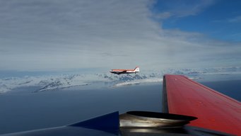 Polar 5 seen from Polar 6 during a wing-to-wing comparison flight. Picture: J. Schneider, MPIC. Polar 5 seen from Polar 6 during a wing-to-wing comparison flight. Picture: J. Schneider, MPIC.