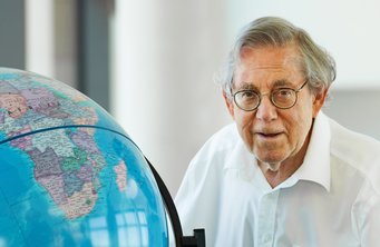 Paul J. Crutzen at the Max Planck Institute for Chemistry. Paul J. Crutzen at the Max Planck Institute for Chemistry.