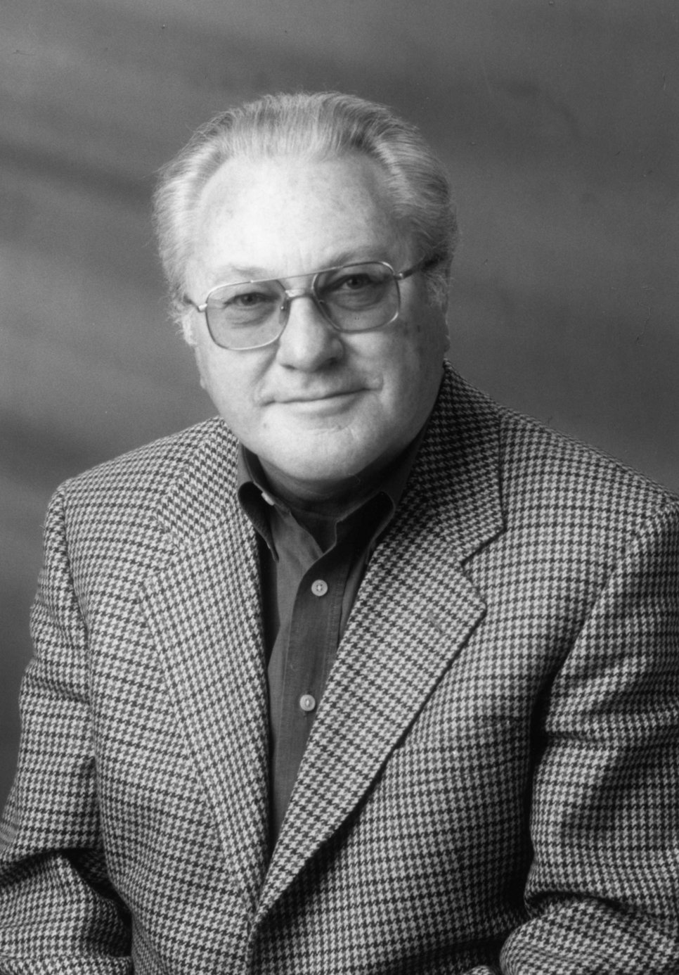 Porträt Günter W. Lugmair, schwarz-weiß