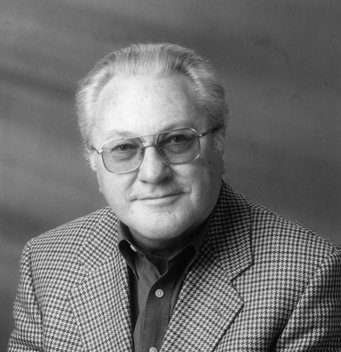 Günter W. Lugmair died at the age of 81 in early April 2021. Portrait of Günter W. Lugmair, black and white