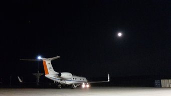 HALO after a night landing under a full moon. (c) J. Schneider HALO after a night landing under a full moon. (c) J. Schneider