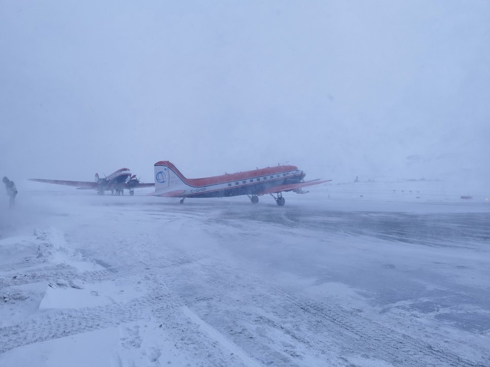 Polar 5 and Polar 6 at Longyearbyen. (c) O. Eppers, MPIC