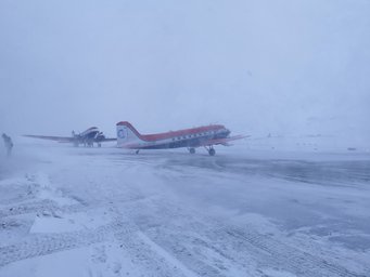 Polar 5 and Polar 6 at Longyearbyen. (c) O. Eppers, MPIC Polar 5 and Polar 6 at Longyearbyen. (c) O. Eppers, MPIC
