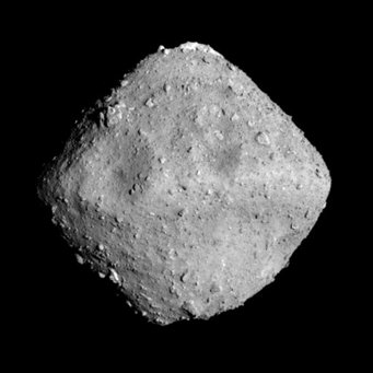Doppelpyramide im All: Der erdnahe Asteroid Ryugu ist offenbar weit draußen im Sonnensystem entstanden. Asteroid Ryugu