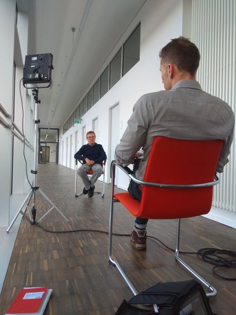 TV-Interview mit dem damaligen MPIC-Direktor Jos Lelieveld. TV-Interview mit MPIC-Direktor Jos Lelieveld.