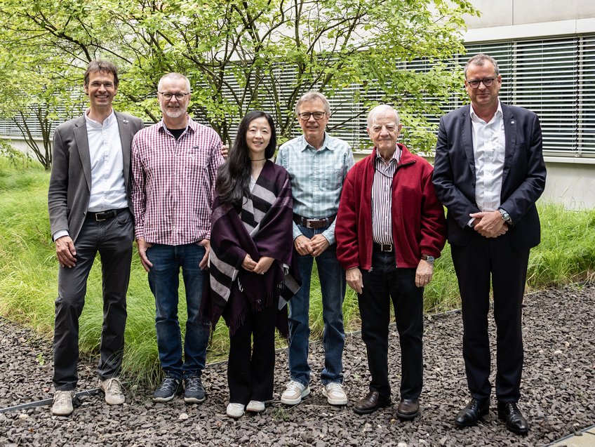 Direktor:innen des Instituts: (v.l.n.r) Ulrich Pöschl, Stephan Borrmann (Emeritus), Yafang Cheng, Jos Lelieveld (Emeritus), Al Hoffmann (Emeritus), Gerald Haug. Bild: S. Benner/MPIC Direktoren